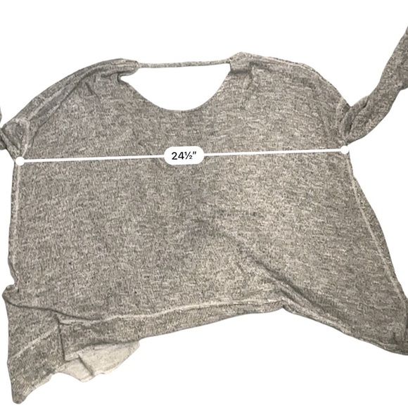 Free People/ We The Free Women’s Gray Asymmetrical Oversized Knit Top, Size XS - Picture 8 of 10